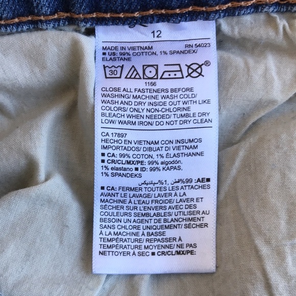 Old Navy boyfriend mid-rise distressed blue jeans, size 12 - Picture 14 of 14